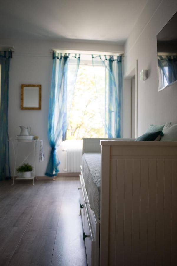 Hotel De La Beroche Saint-Aubin-Sauges Ngoại thất bức ảnh